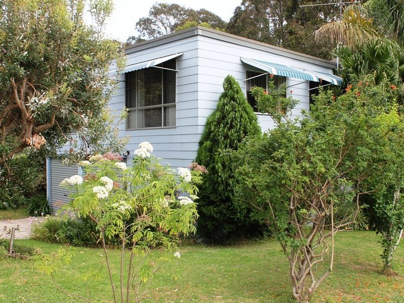 17 Youralla Avenue, Malua Bay NSW 2536