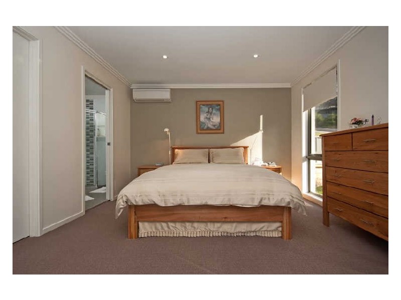 6 Bowerbird Place, Malua Bay NSW 2536