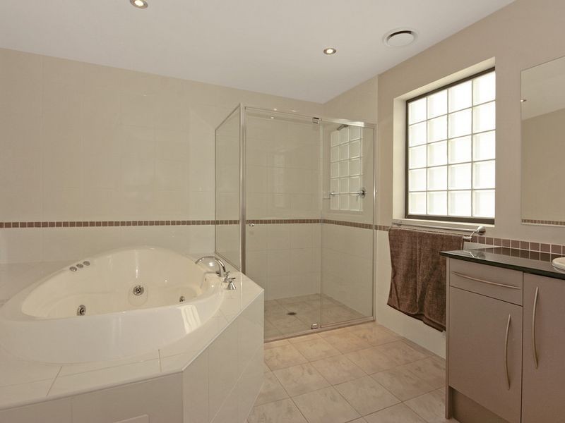 4/5 Crag Road, Batehaven NSW 2536