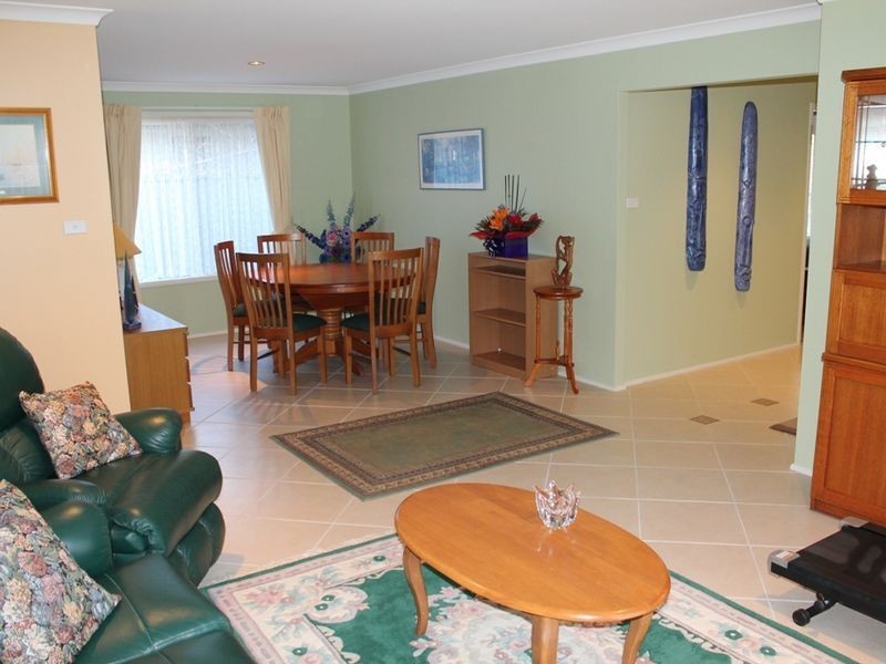42 Bellbird Drive, Malua Bay NSW 2536