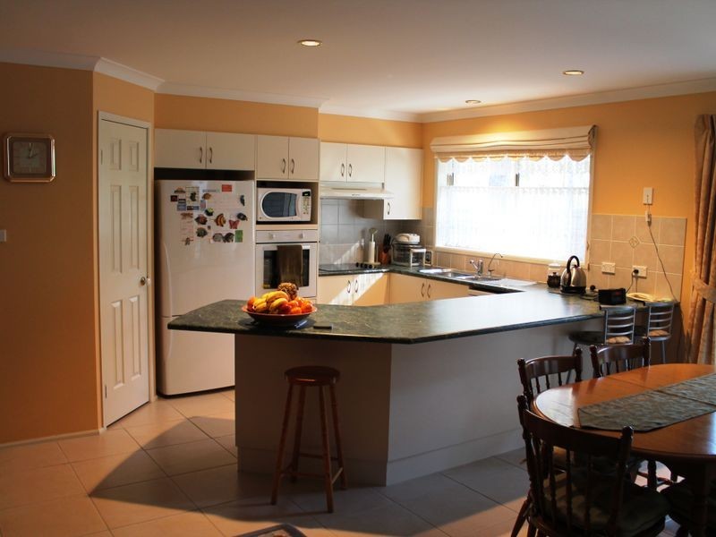 42 Bellbird Drive, Malua Bay NSW 2536