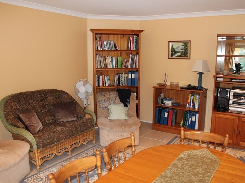 42 Bellbird Drive, Malua Bay NSW 2536