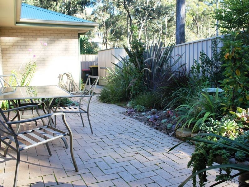 42 Bellbird Drive, Malua Bay NSW 2536