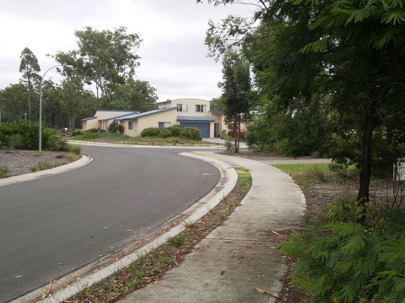 16 Caitlin Crescent, Broulee NSW 2537