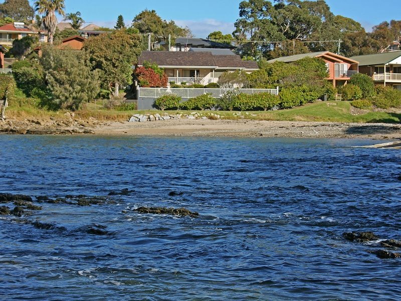 6 Iluka Avenue, Malua Bay NSW 2536