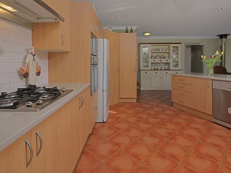 10 River Link Road, Mossy Point NSW 2537