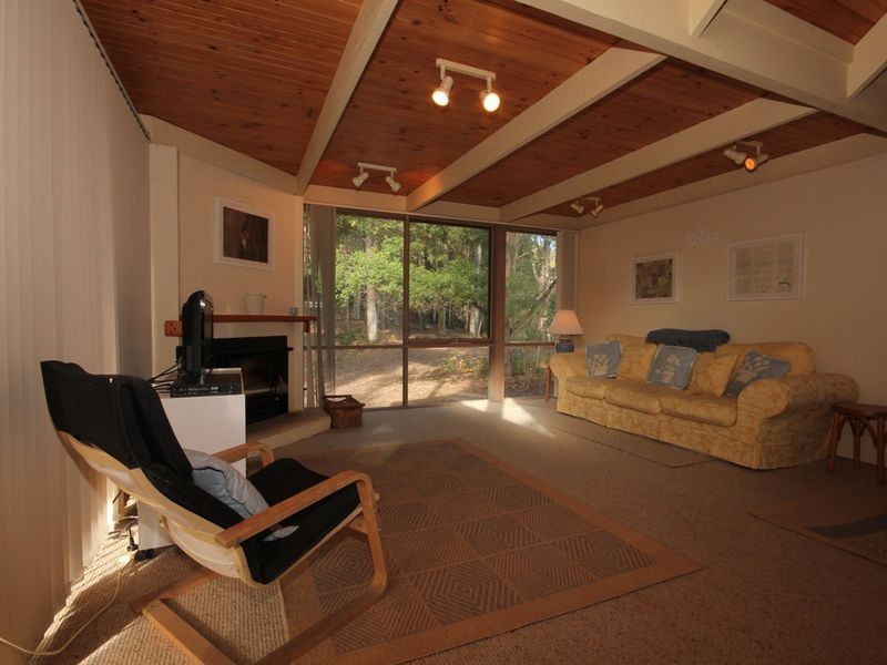 69 Maloneys Drive, Maloneys Beach NSW 2536