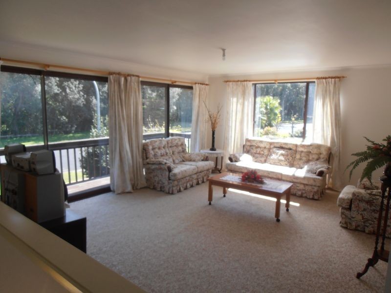108 Maloneys Drive, Maloneys Beach NSW 2536