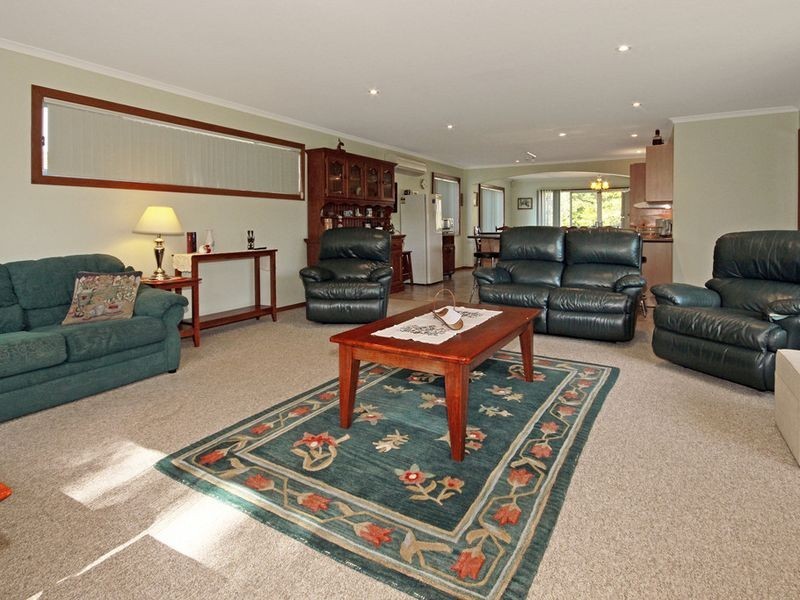 2 Wimbin Avenue, Malua Bay NSW 2536