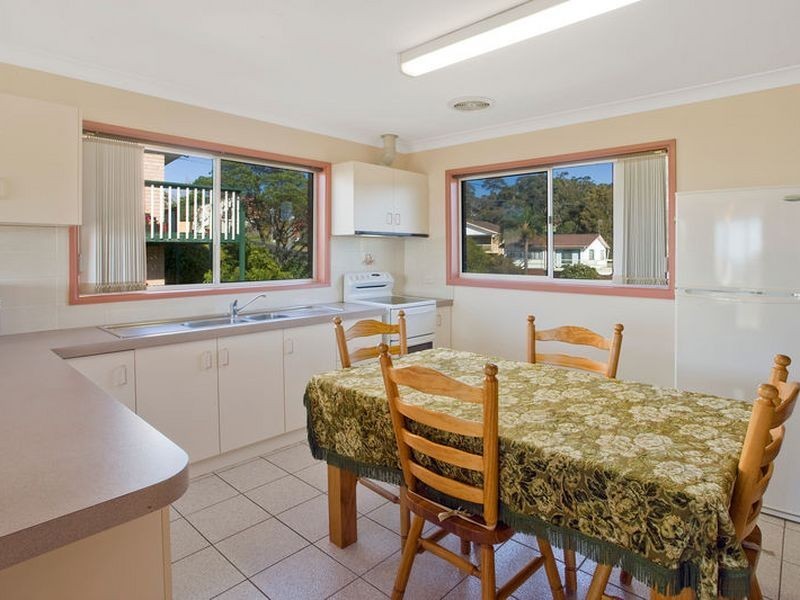 8 Malua Street, Malua Bay NSW 2536