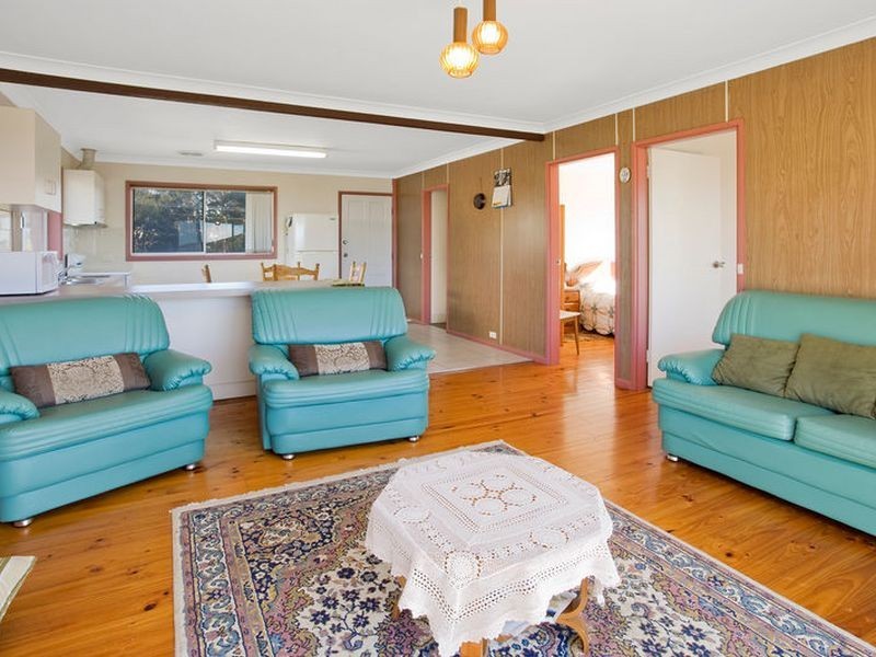 8 Malua Street, Malua Bay NSW 2536
