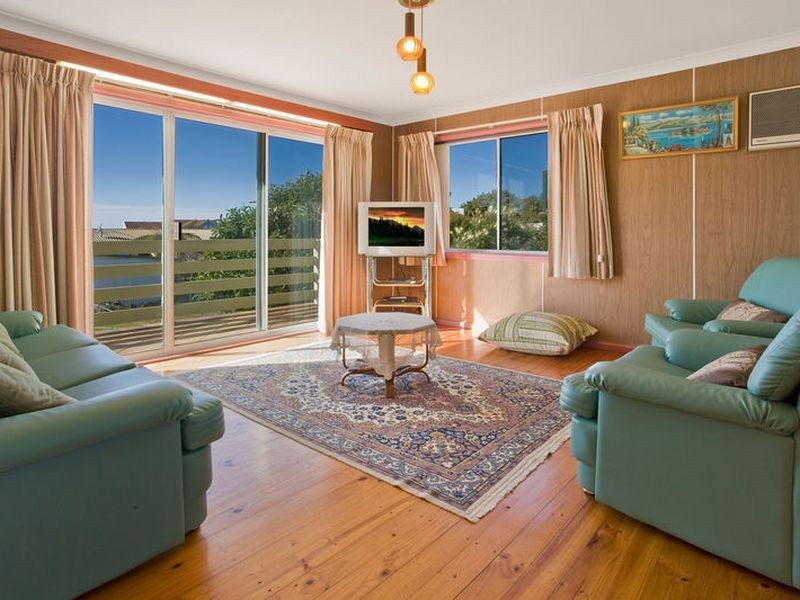 8 Malua Street, Malua Bay NSW 2536