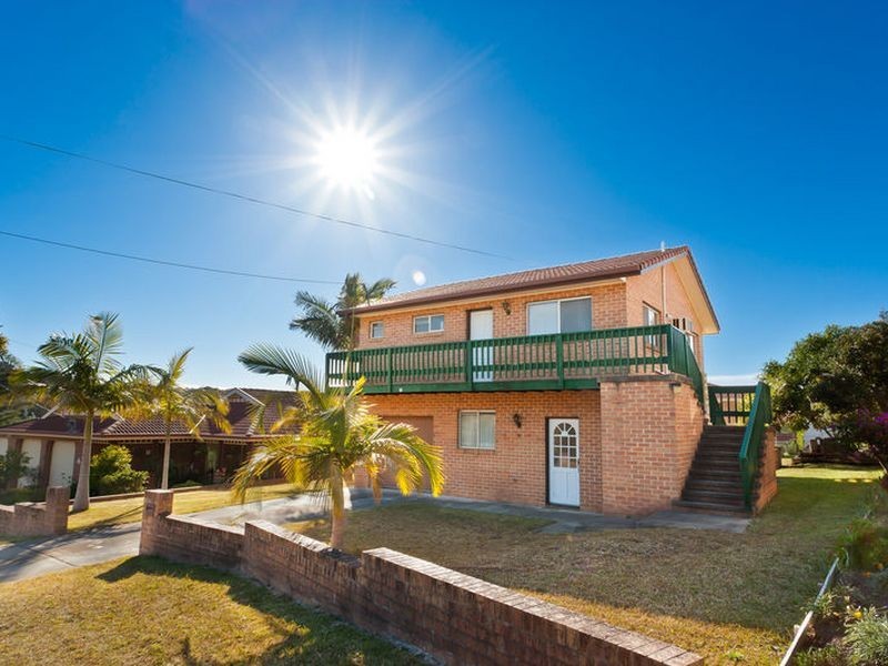 8 Malua Street, Malua Bay NSW 2536