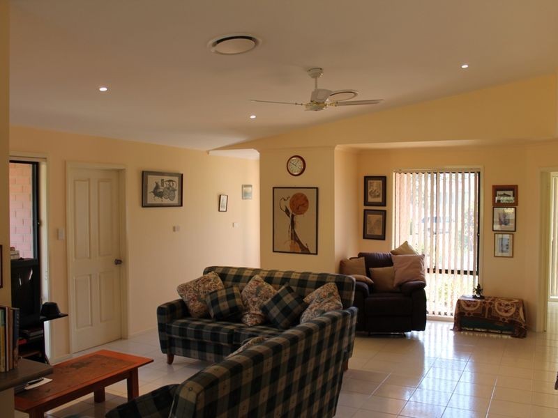 13 Rosemary Close, Malua Bay NSW 2536