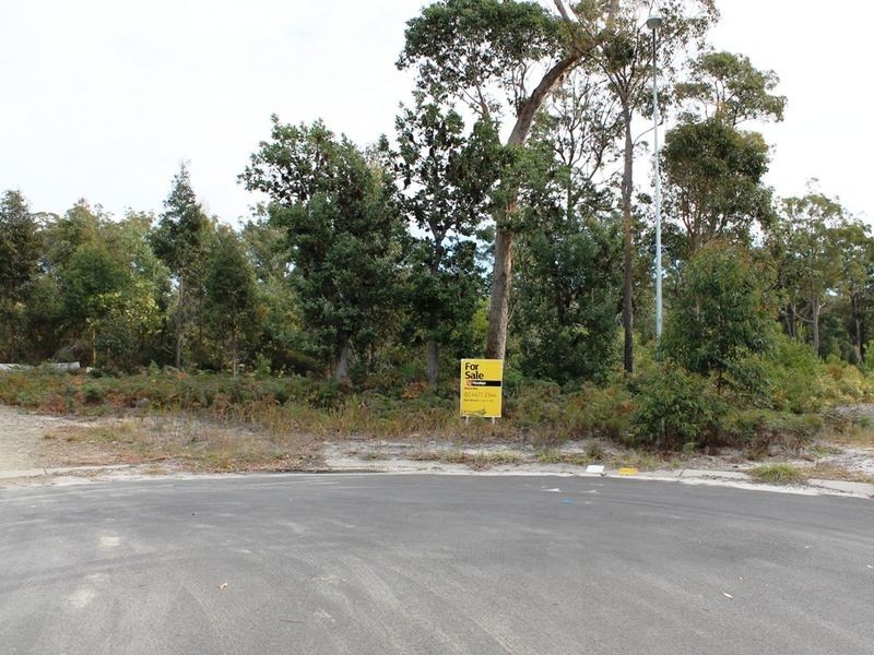 2 Caitlin Crescent, Broulee NSW 2537