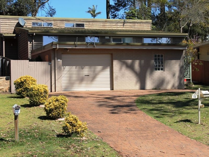 16 Christopher Crescent, Batehaven NSW 2536
