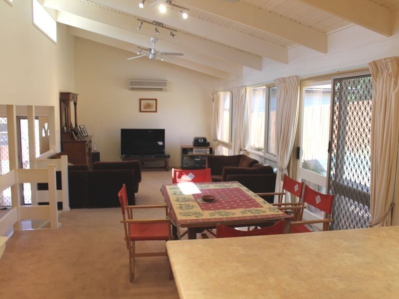 16 Christopher Crescent, Batehaven NSW 2536