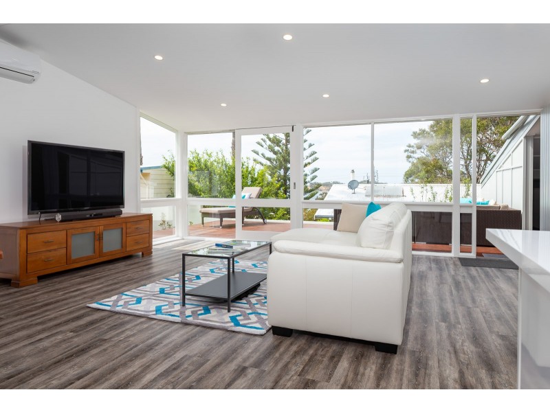 8 Nioka Avenue, Malua Bay NSW 2536