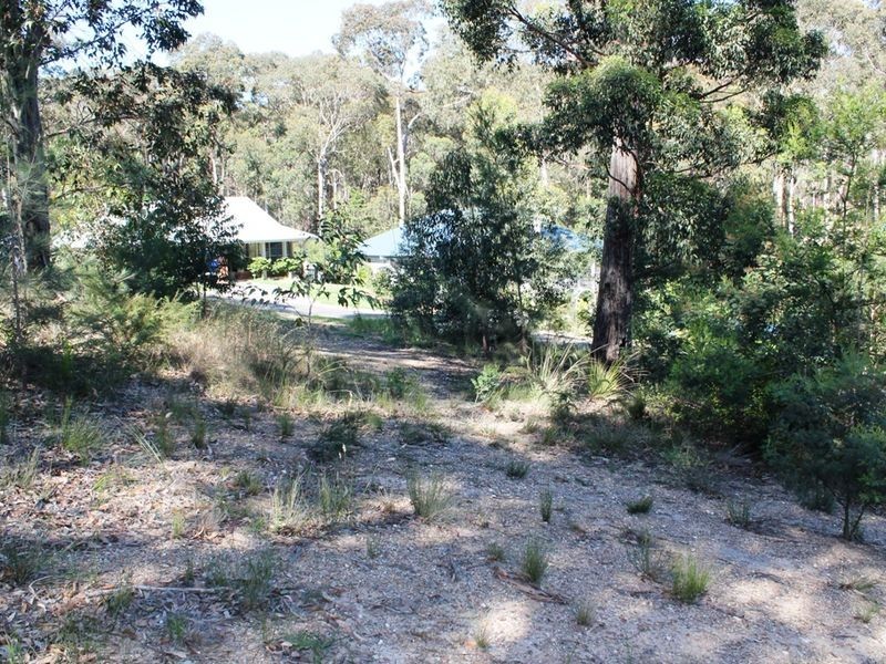 5 Vince Place, Malua Bay NSW 2536