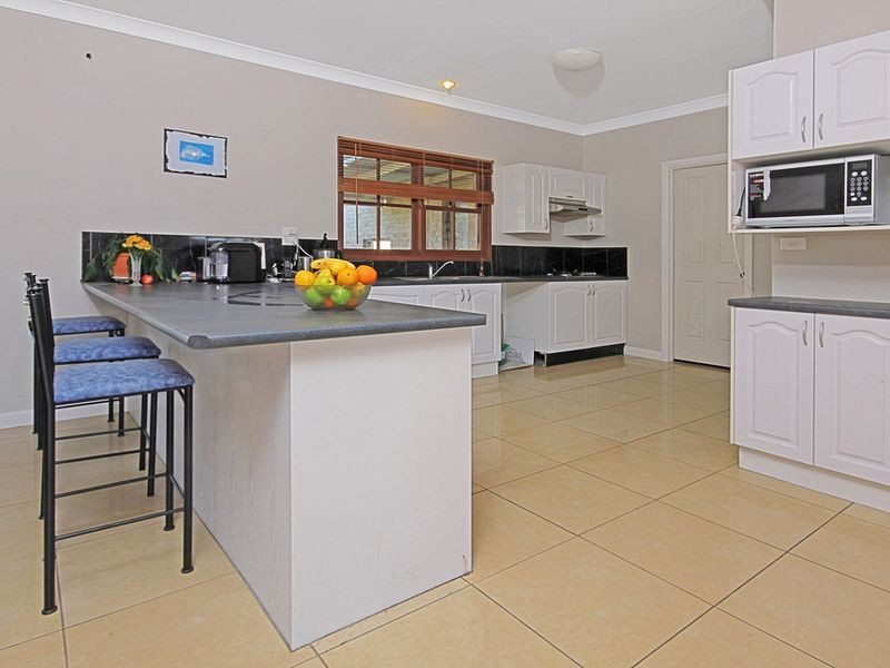 175 Noggarula Drive, Moruya NSW 2537
