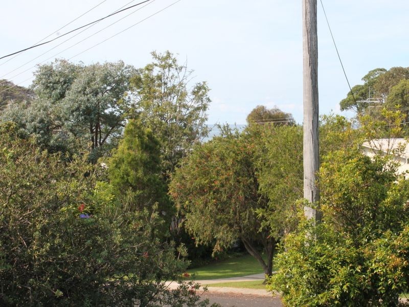 5 Muwarra Avenue, Malua Bay NSW 2536