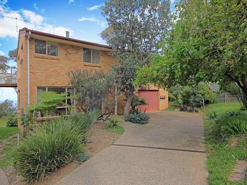 35 Burrawang Crescent, Sunshine Bay NSW 2536