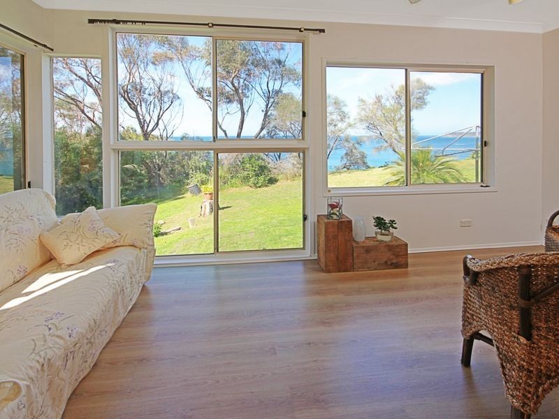 35 Burrawang Crescent, Sunshine Bay NSW 2536