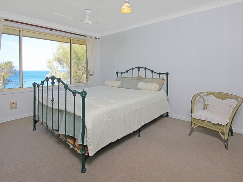 35 Burrawang Crescent, Sunshine Bay NSW 2536