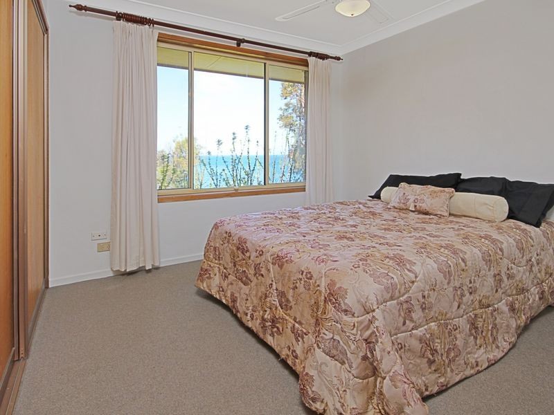 35 Burrawang Crescent, Sunshine Bay NSW 2536