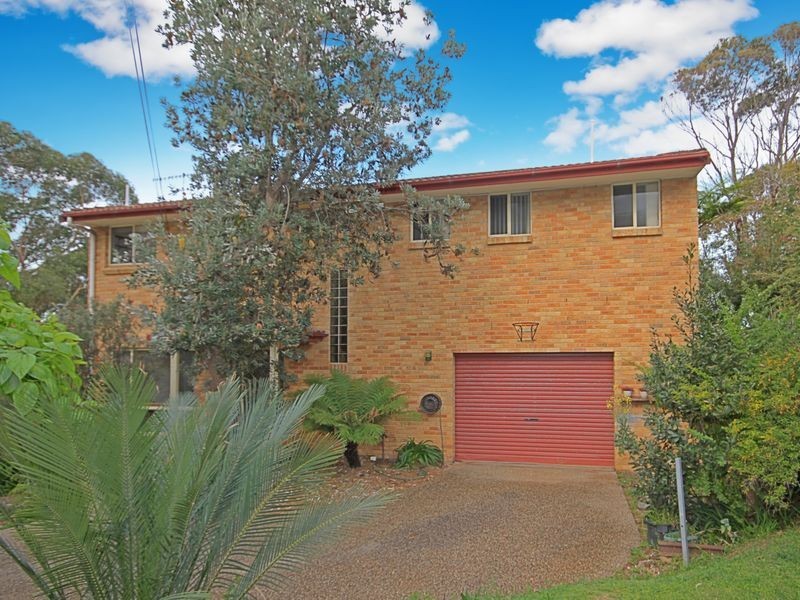 35 Burrawang Crescent, Sunshine Bay NSW 2536