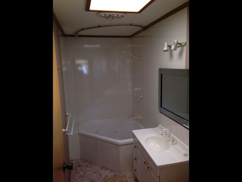 R59 Cabin Riverside, Moruya NSW 2537