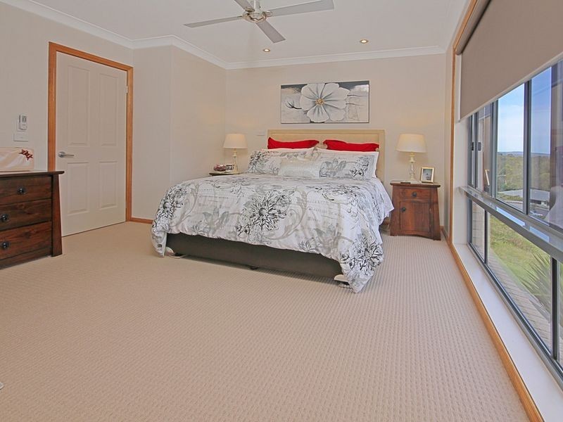 14 Oakwood Way, Catalina NSW 2536
