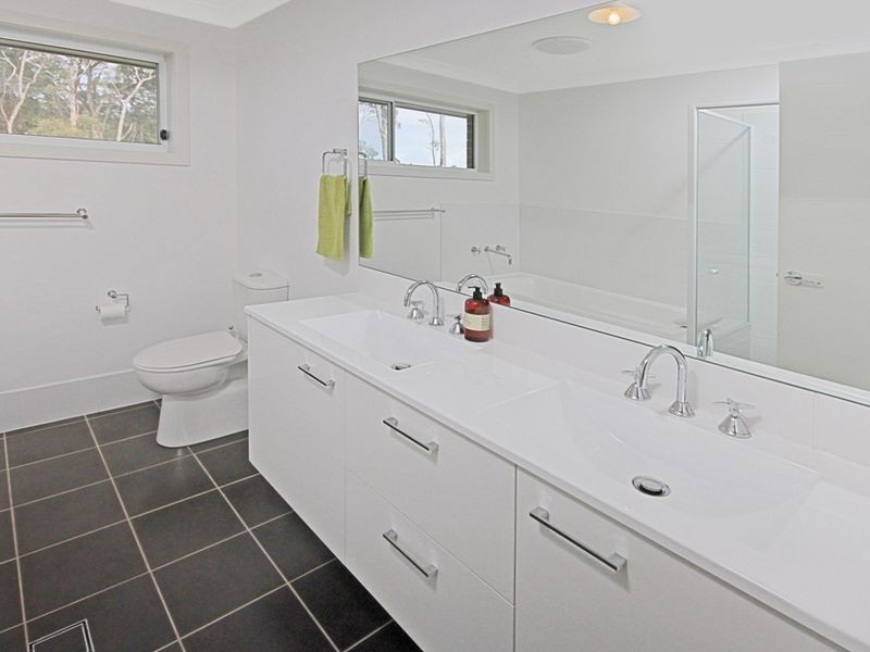 1 Banksia Grove, Malua Bay NSW 2536