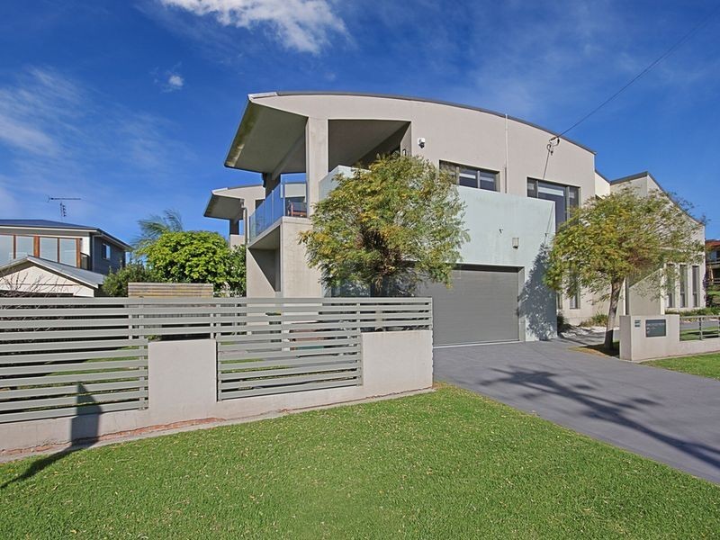 1/2 Moorong Crescent, Malua Bay NSW 2536