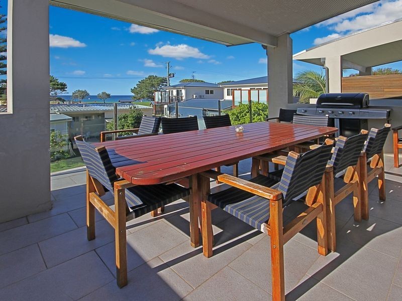 1/2 Moorong Crescent, Malua Bay NSW 2536