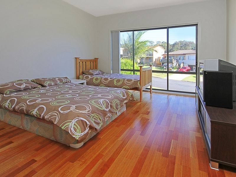 1/2 Moorong Crescent, Malua Bay NSW 2536