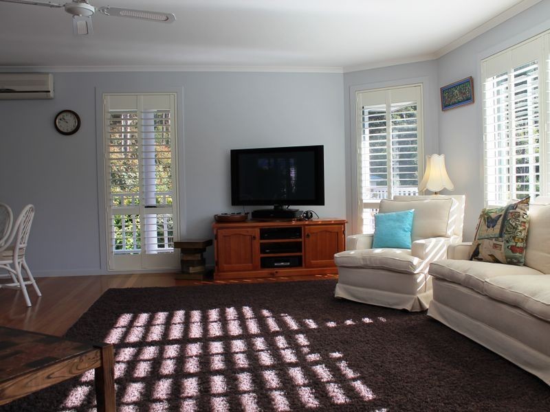 5 Bellbird Drive, Malua Bay NSW 2536