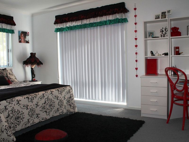 1 Currell Close, Malua Bay NSW 2536