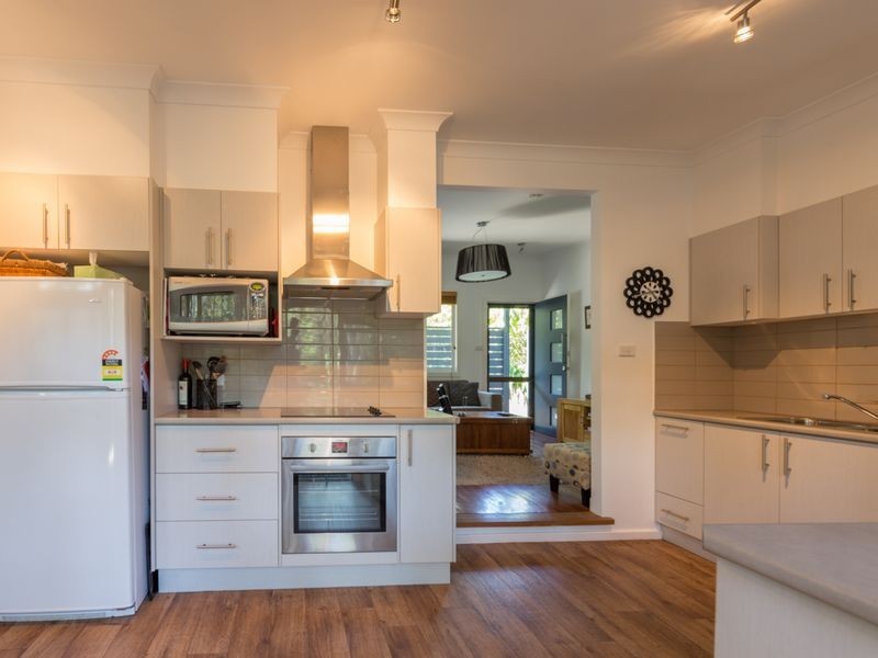 6 Rosedale Parade, Rosedale NSW 2536