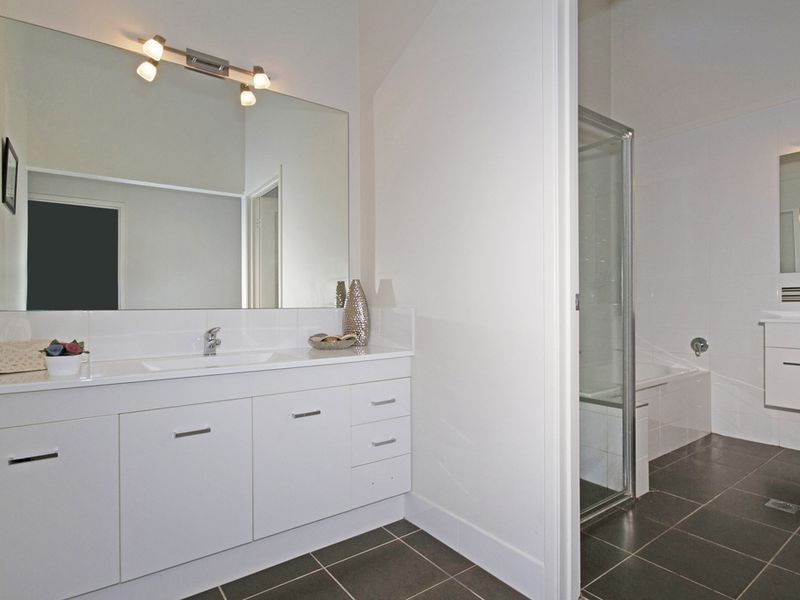 8 Bowerbird Place, Malua Bay NSW 2536
