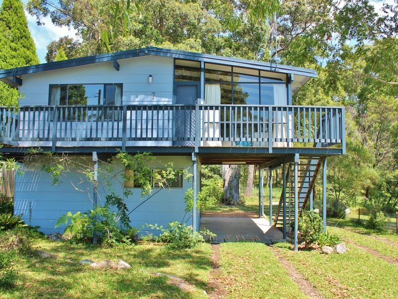 7 Euroka Avenue, Malua Bay NSW 2536
