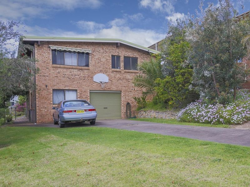 10 Waroo Crescent, Malua Bay NSW 2536