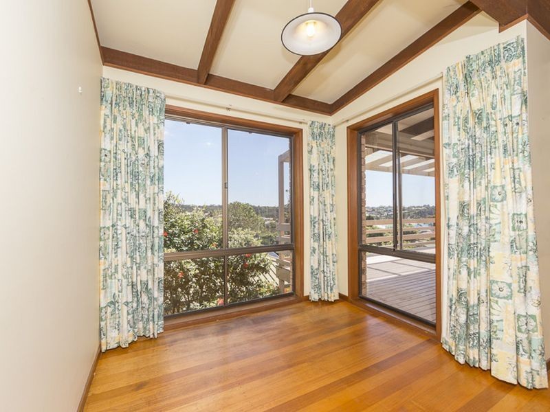 10 Waroo Crescent, Malua Bay NSW 2536