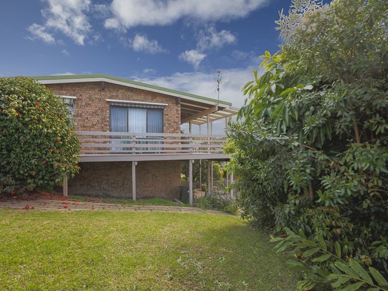 10 Waroo Crescent, Malua Bay NSW 2536