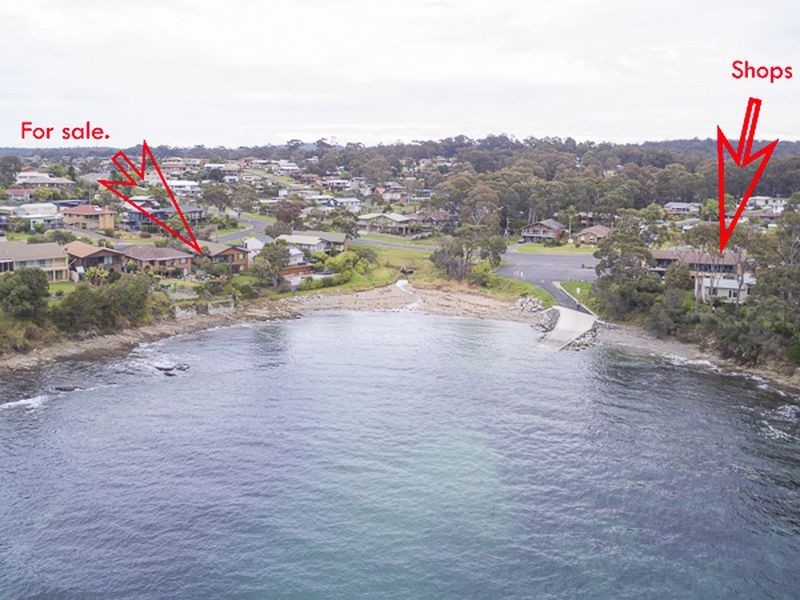 8 Iluka Avenue, Malua Bay NSW 2536