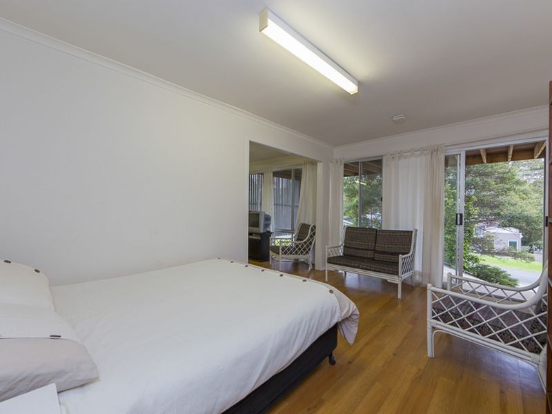 8 Merinda Street, Malua Bay NSW 2536