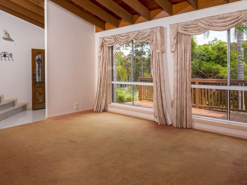 16 Escape Place, Malua Bay NSW 2536