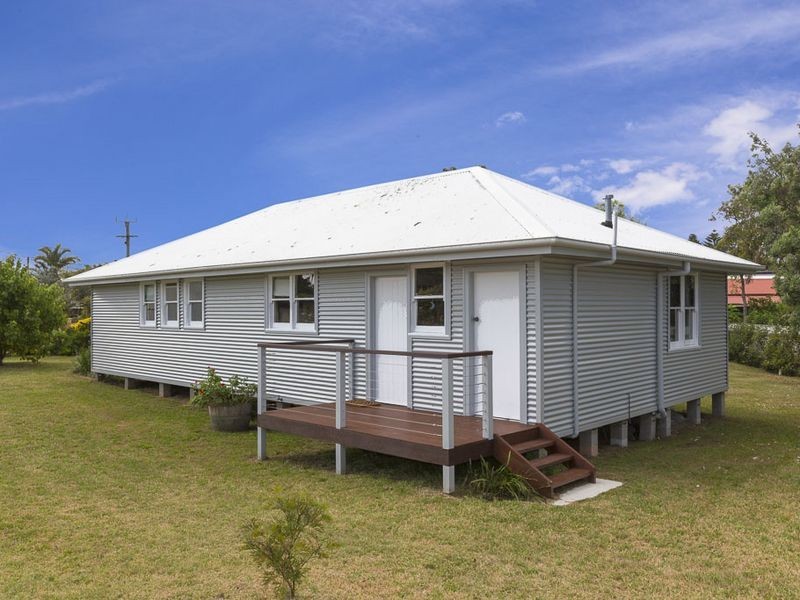 74 Ainslie Parade, Tomakin NSW 2537