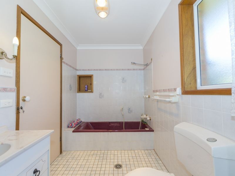 2 Kurrara Close, Malua Bay NSW 2536