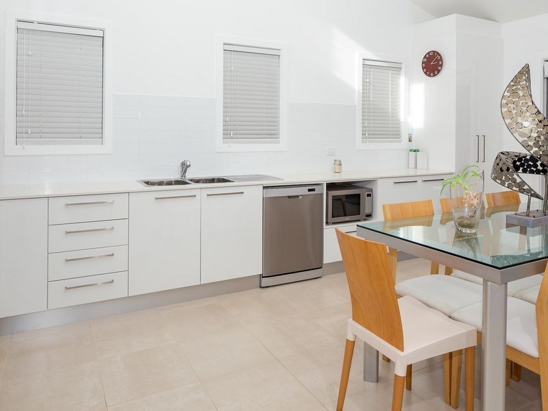 1/12 Tallawang Avenue, Malua Bay NSW 2536